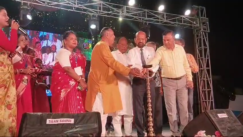 পুরাতন মালদা পৌরসভার ৮নং ওয়ার্ডের কাউন্সিলর শ্যাম মন্ডলের উদ্যোগে পাঁচদিন ব্যাপী মিলন মেলা শুরু…