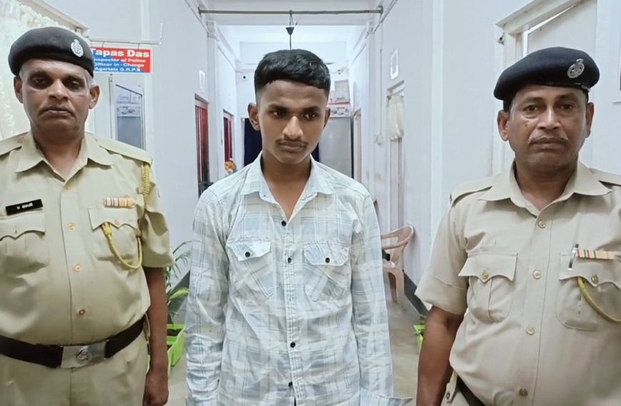 অসমে গাঁজা পাচার করতে ট্রেনে করে নিয়ে যাওয়ার সময় গ্রেফতার কুখ্যাত নেশা পাচারকারী বিশাল…