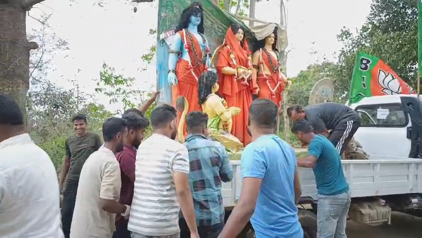 স্বচ্ছতার বার্তা নিয়ে বিভিন্ন স্থানে পরিত্যক্ত অবস্থায় পড়ে থাকা প্রতিমাগুলি নদীর জলে নিরঞ্জন করলেন…