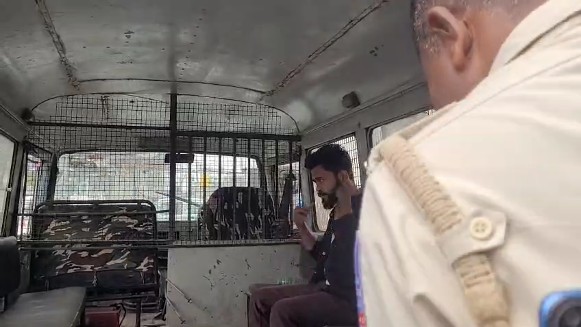 বন্ধুর বাইক চুরির ঘটনায় গ্রেফতার ওপর বন্ধু