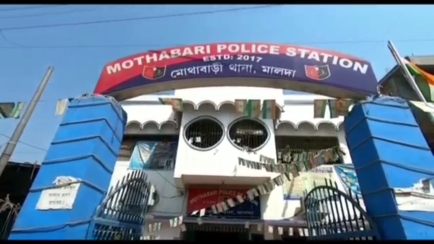 জমি বিবাদকে কেন্দ্র করে মাটিতে ফেলে দম্পতিকে পেটানোর…