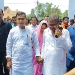 আমাদের পাড়ায়- আমাদের সমাধান শিবিরে উপস্থিত দুই মন্ত্রী।