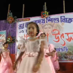 বেসরকারি স্কুলের শারদীয়া উৎসব সন্ধ্যার সাংস্কৃতিক অনুষ্ঠানে যেন মেলার আয়োজন