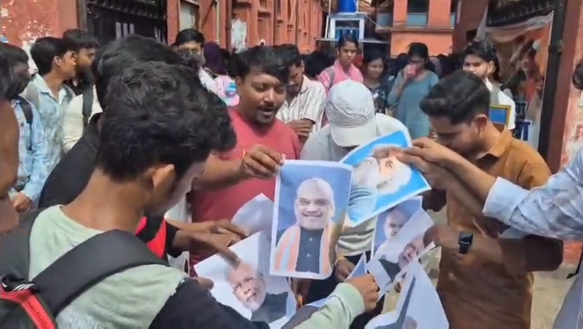 রবি ঠাকুরের ছবি পোড়ানোর অভিযোগ, গ্রেপ্তার টিএমসিপির সাসপেন্ডেড…